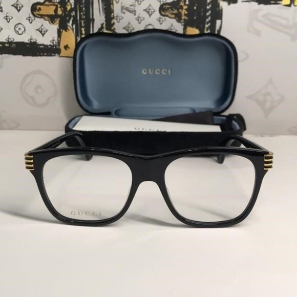 Gucci Black Oversized Square Sunglasses GG0526o 001 - Picture 7 of 12